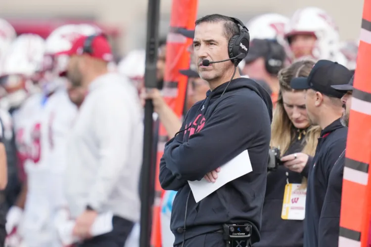 Wisconsin hopes to get back to its gritty roots